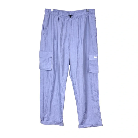 Nike Women's High-Rise Woven Cargo Pants - Picture 2 of 8